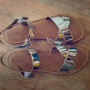 Mirrored Silver Flat Sandal (9) NWT